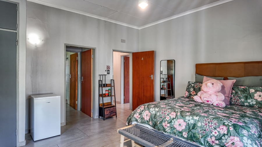 7 Bedroom Property for Sale in Waterkloof A H North West
